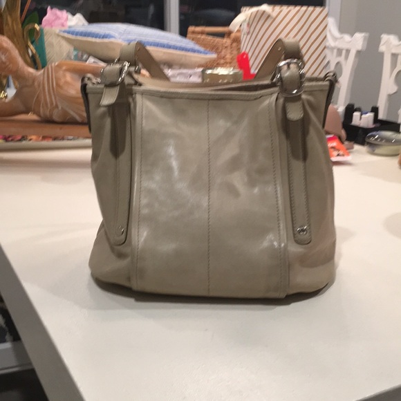 Tod’s Pocketbook - Picture 2 of 5